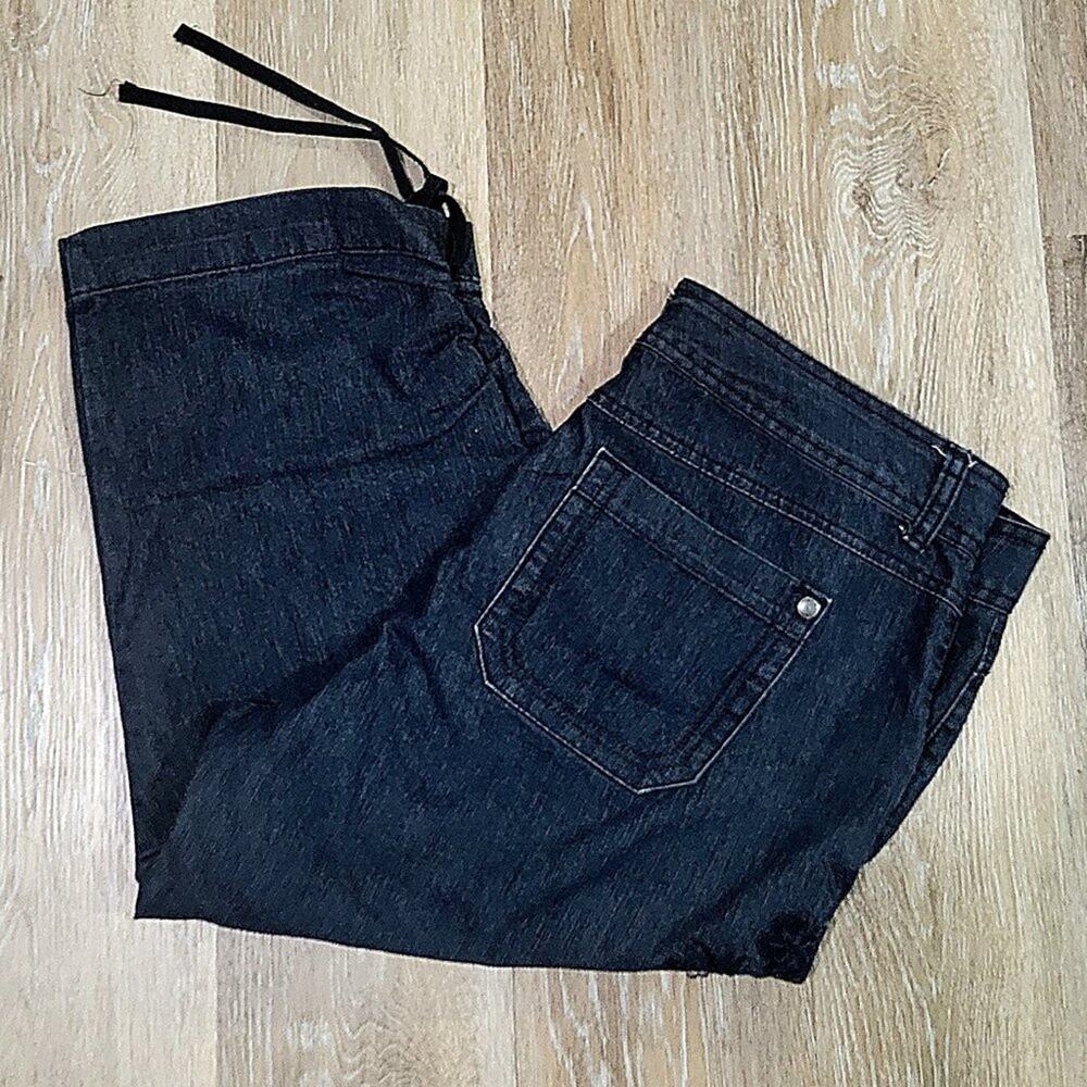 Gloria Vanderbilt Dark Blue Capris Pockets Knee Length Size 12 Ties Embroidered